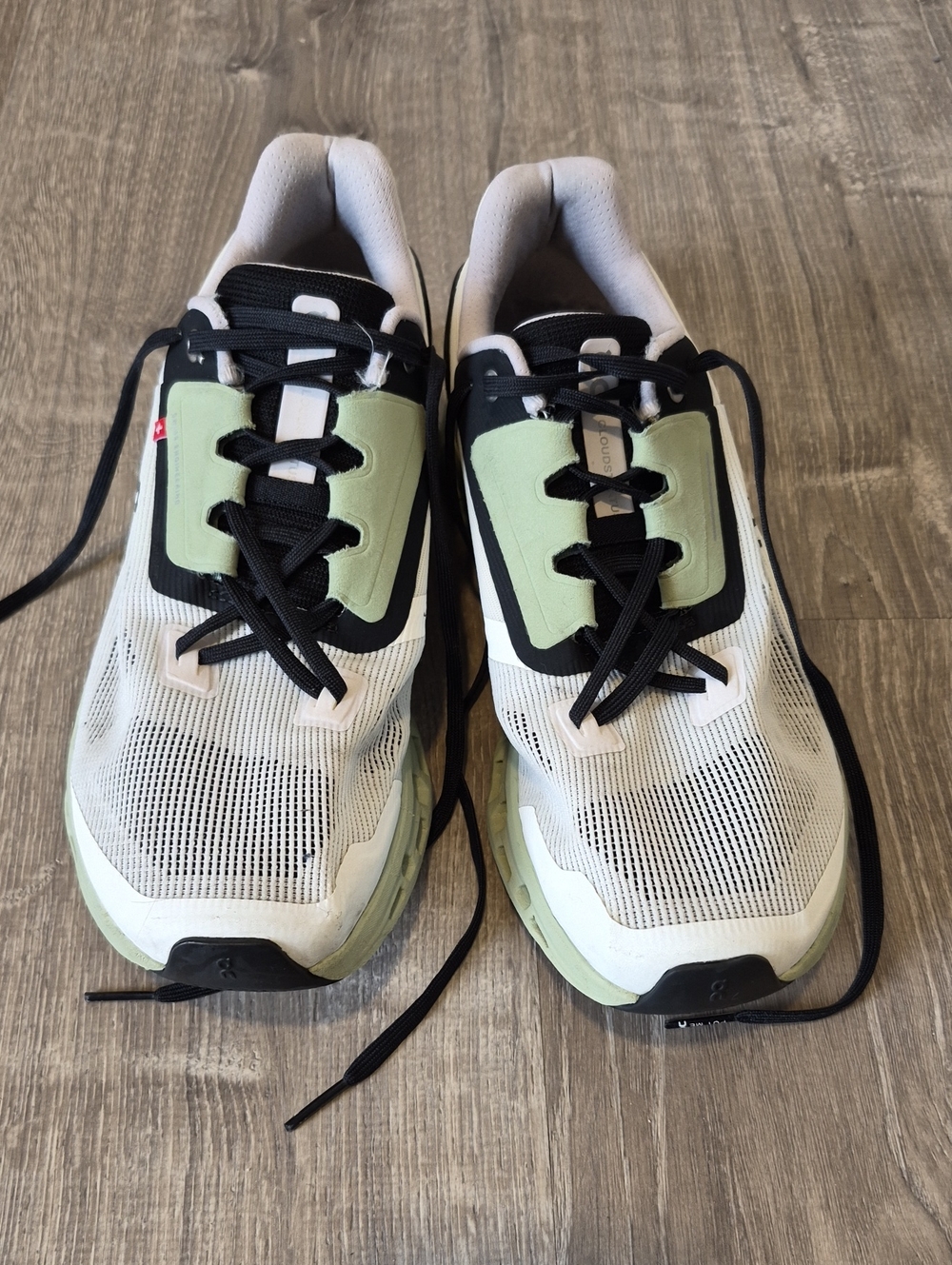 On Cloud Sneakers White & Lime Green – Men’s Size 8